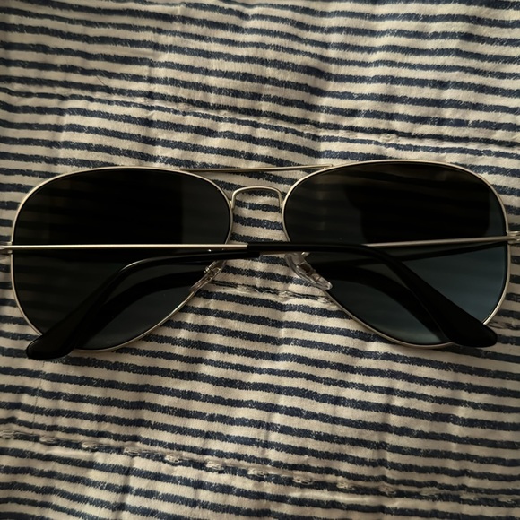 RayBans aviator polarized shades - Picture 4 of 4